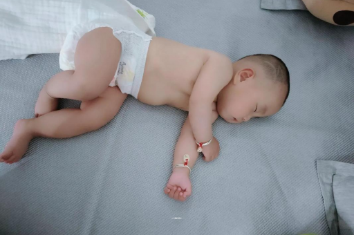 武穴怀孕多久会显肚子